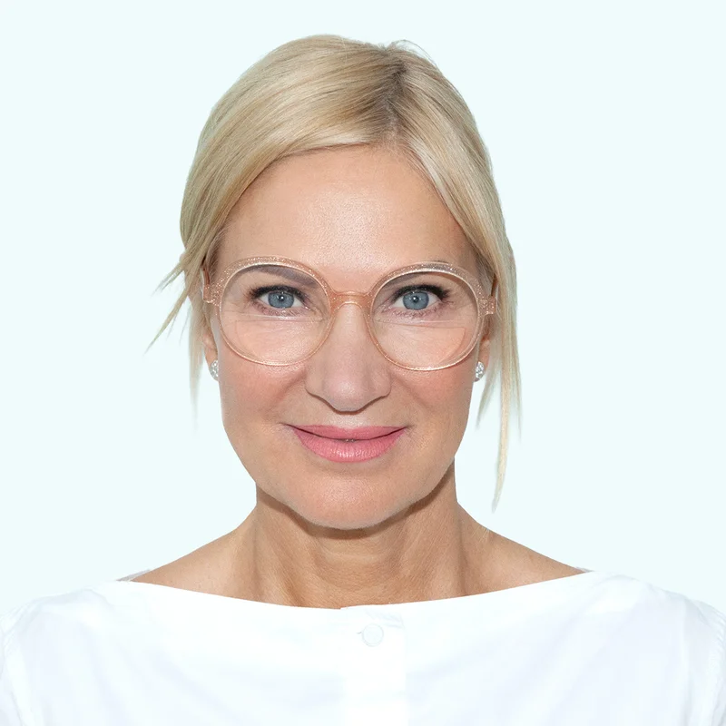 Dr. med. dent. Julia Hauschildt — Zahnärztin · Praxisinhaberin